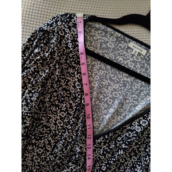 Max Studio Black White Floral Long Sleeve Deep-V-Neck Stretch Peasant Blouse 2X - Picture 8 of 8